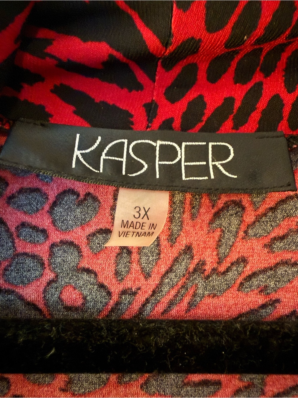 Kasper Women's Red and Black Animal-Print Open-Front Cardigan - Picture 4 of 7